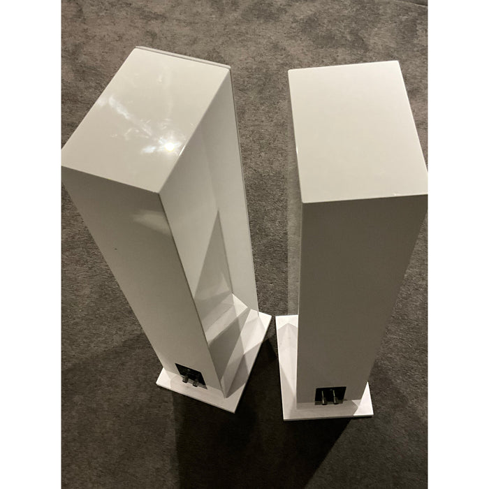 Triangle Elara LN05 Gloss white Tower Speakers Pre Loved Trade in